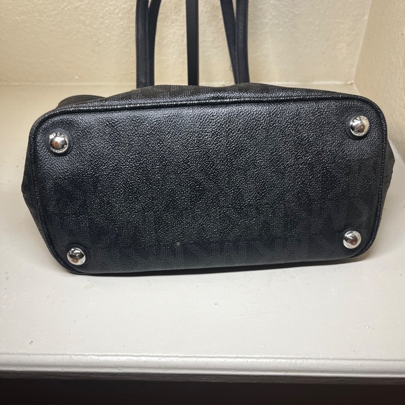 Michael Michael Kors medium monogram Shoulder Bag - Picture 11 of 13